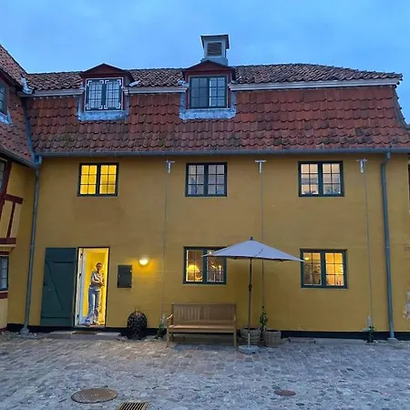 Apartment I Den Gamle Kobmandsgard *